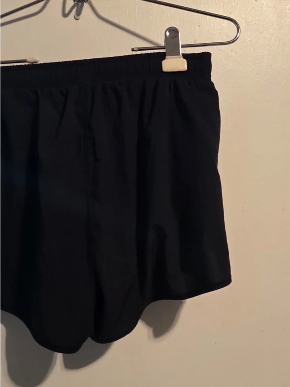 ALO Yoga Women's Black Athletic Shorts